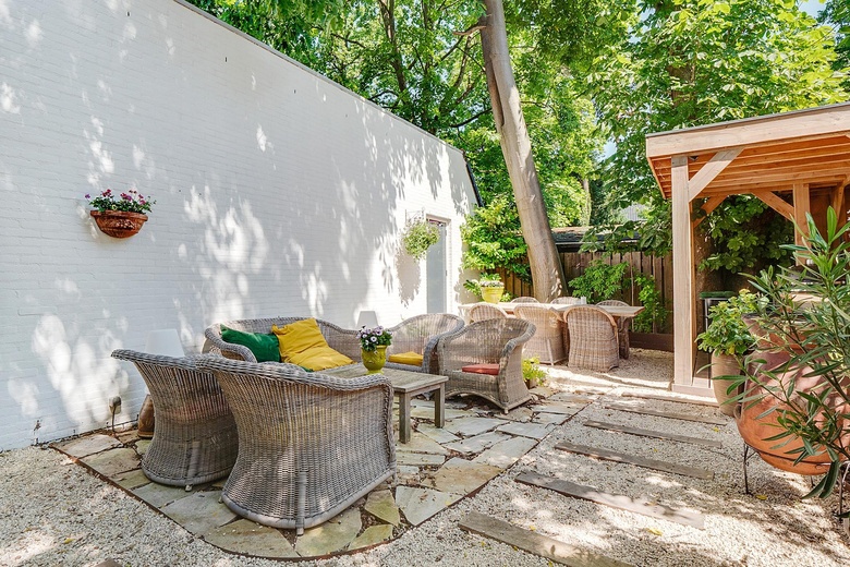 WinkelruimteaanJulianalaan 21<br/> inBilthoven WinkelruimteaanJulianalaan 21<br/> inBilthoven