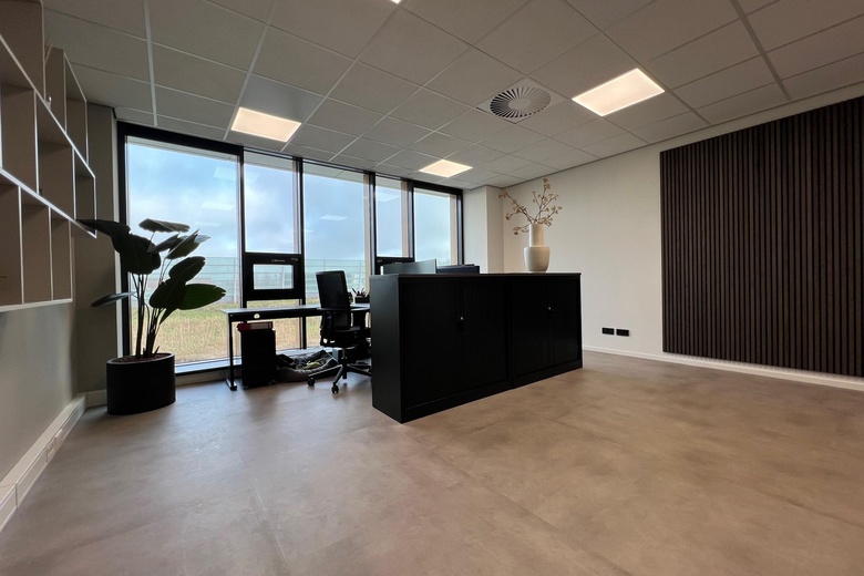BedrijfsruimteaanTenorweg 4<br/> inSliedrecht BedrijfsruimteaanTenorweg 4<br/> inSliedrecht