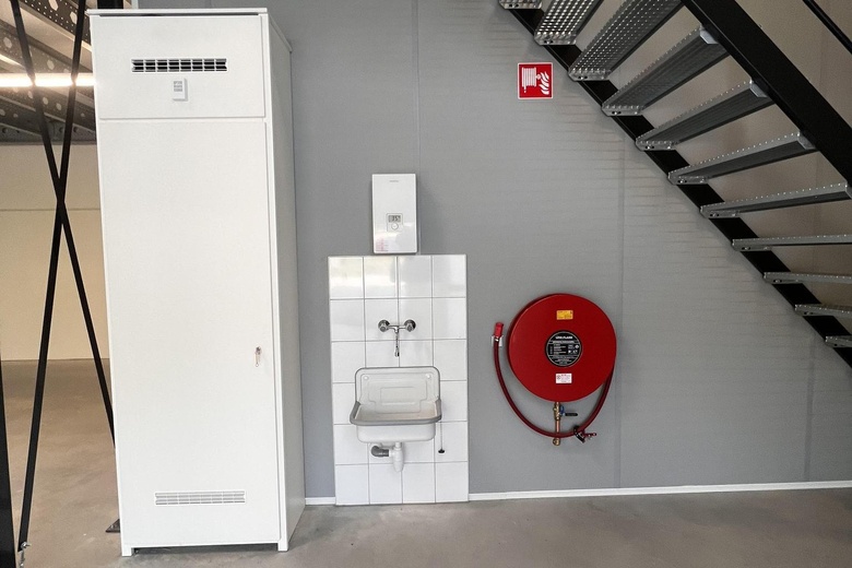 BedrijfsruimteaanKringloopweg 28<br/> inHendrik-Ido-Ambacht