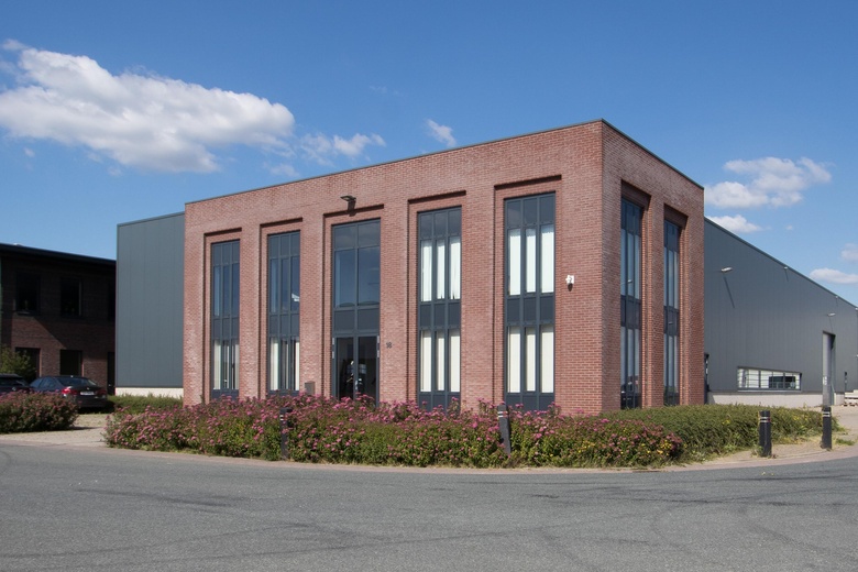 Bekijk foto 1 van Expeditieweg 18