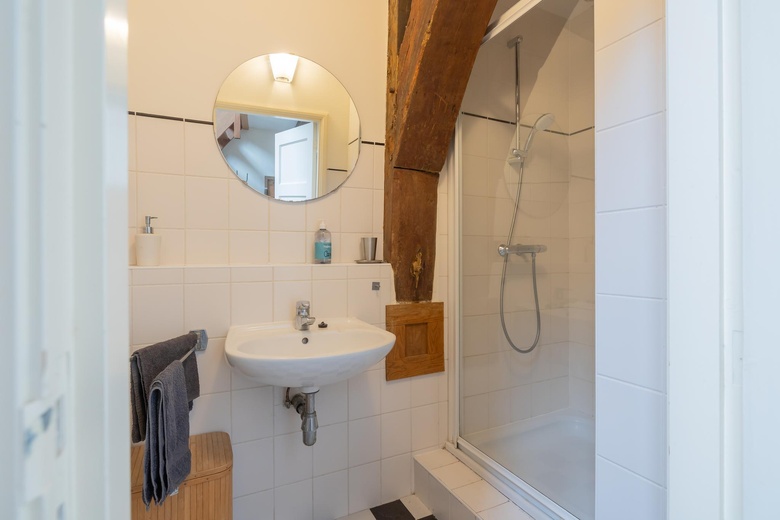 WinkelruimteaanHaarlemmerstraat 18<br/> inLeiden WinkelruimteaanHaarlemmerstraat 18<br/> inLeiden