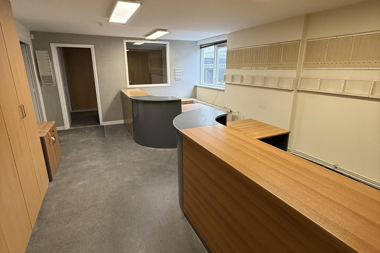 BedrijfsruimteaanEinsteinstraat 2<br/> inHillegom