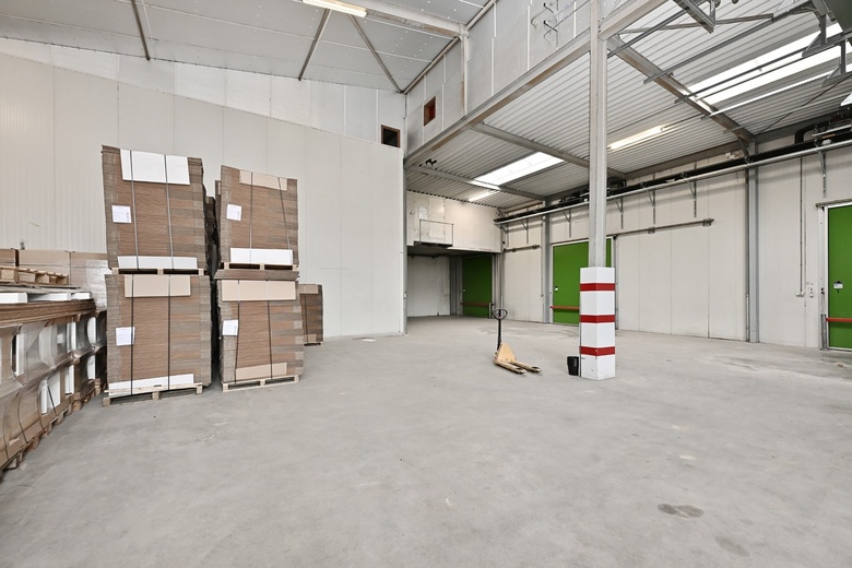 BedrijfsruimteaanGroothandelsmarkt 6<br/> inZwaagdijk-Oost BedrijfsruimteaanGroothandelsmarkt 6<br/> inZwaagdijk-Oost