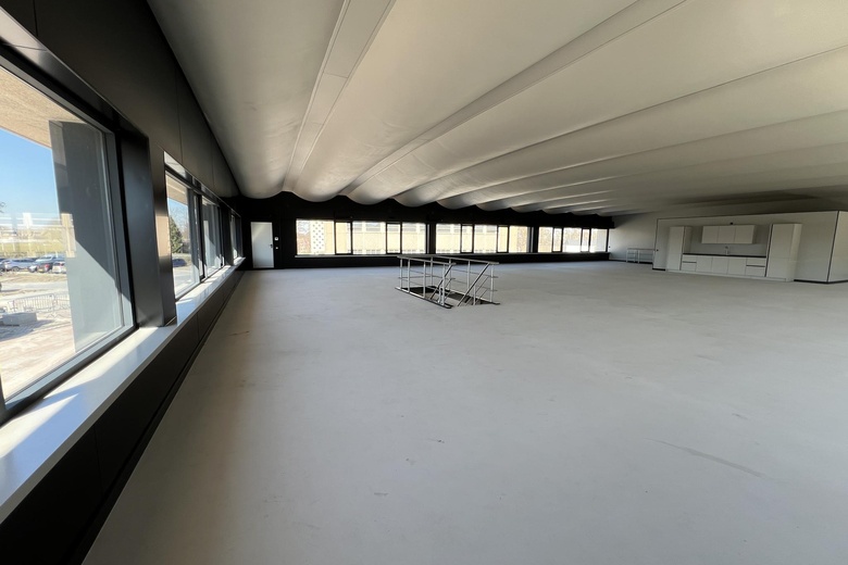 BedrijfsruimteaanLindtsedijk 14 C<br/> inZwijndrecht