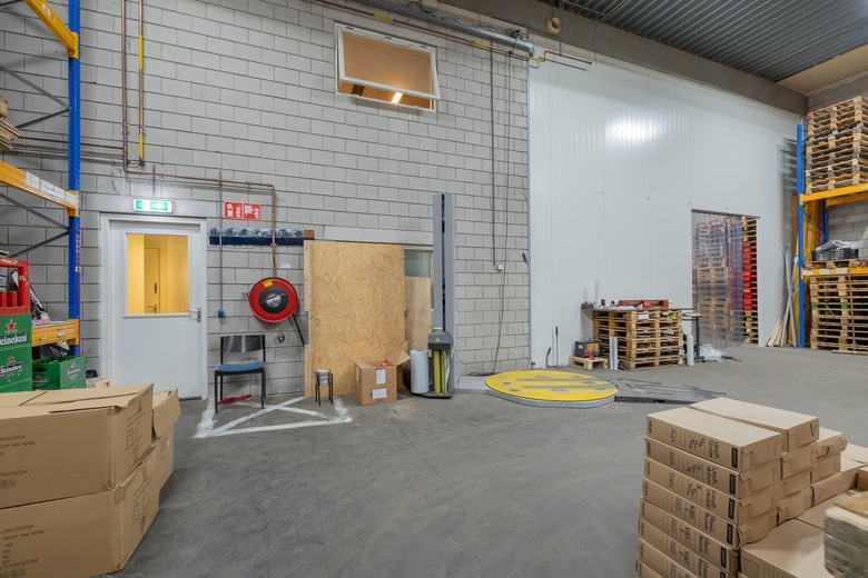 BedrijfsruimteaanProduktieweg 12<br/> inZoeterwoude BedrijfsruimteaanProduktieweg 12<br/> inZoeterwoude
