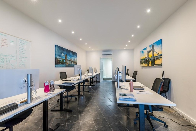 WinkelruimteaanBergse Dorpsstraat 71<br/> inRotterdam WinkelruimteaanBergse Dorpsstraat 71<br/> inRotterdam