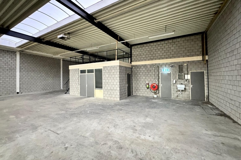 BedrijfsruimteaanRingweistraat 8<br/> inWaardenburg BedrijfsruimteaanRingweistraat 8<br/> inWaardenburg