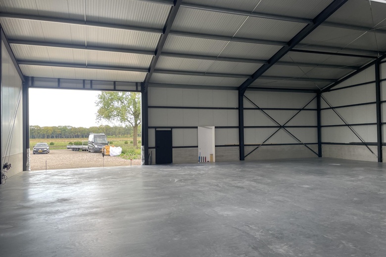 BedrijfsruimteaanLeeuwerikweg 26 - 30<br/> inDe Mortel