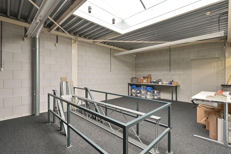 BedrijfsruimteaanRokerijweg 4 a<br/> inHuizen