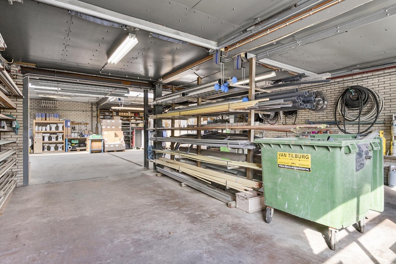 BedrijfsruimteaanDorpsstraat 56<br/> inOssendrecht BedrijfsruimteaanDorpsstraat 56<br/> inOssendrecht