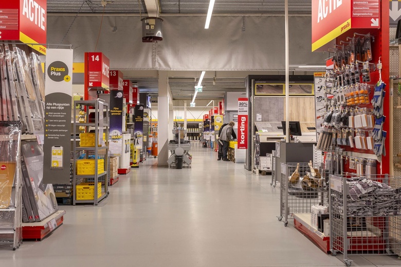 WinkelruimteaanHeesweg 17<br/> inRaalte WinkelruimteaanHeesweg 17<br/> inRaalte