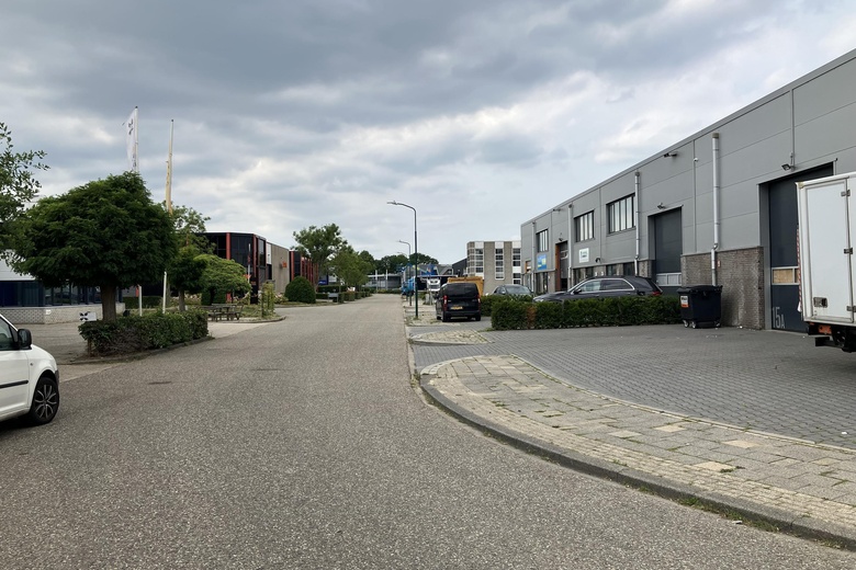 BedrijfsruimteaanPeppelkade 15 a<br/> inHouten