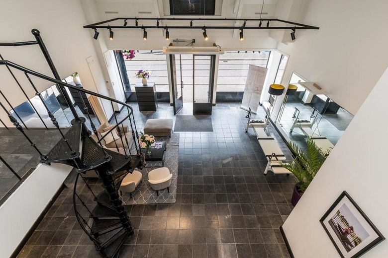 WinkelruimteaanBergse Dorpsstraat 71<br/> inRotterdam WinkelruimteaanBergse Dorpsstraat 71<br/> inRotterdam