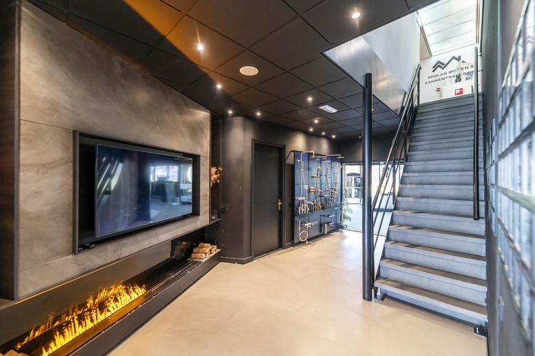 BedrijfsruimteaanThurledeweg 30<br/> inRotterdam BedrijfsruimteaanThurledeweg 30<br/> inRotterdam
