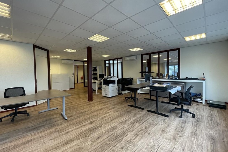 BedrijfsruimteaanPoelweg 40<br/> inDe Kwakel