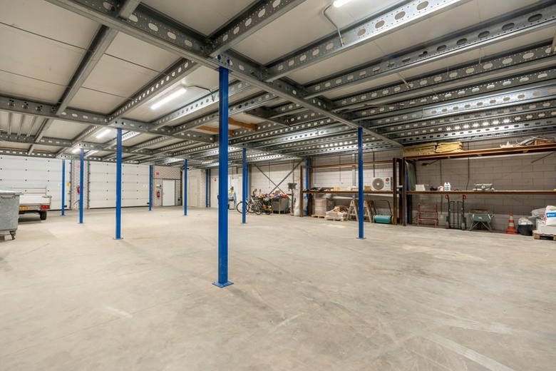 BedrijfsruimteaanVlasstraat 8 a<br/> inRiethoven