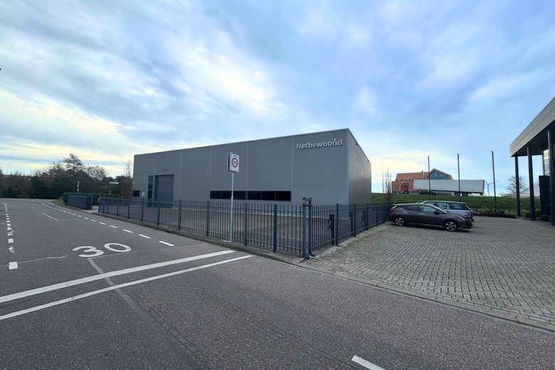 BedrijfsruimteaanRak 24<br/> inWestzaan