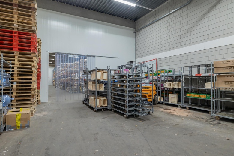 BedrijfsruimteaanProduktieweg 12<br/> inZoeterwoude BedrijfsruimteaanProduktieweg 12<br/> inZoeterwoude