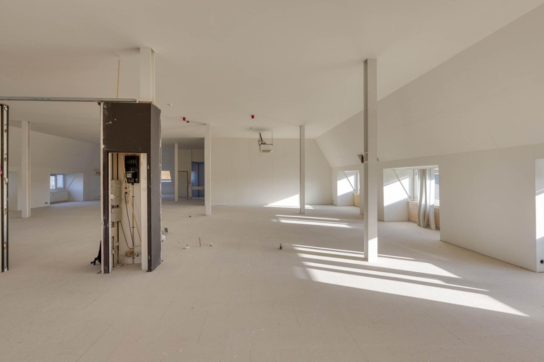 KantoorruimteaanHellingstraat 22<br/> inHuizen