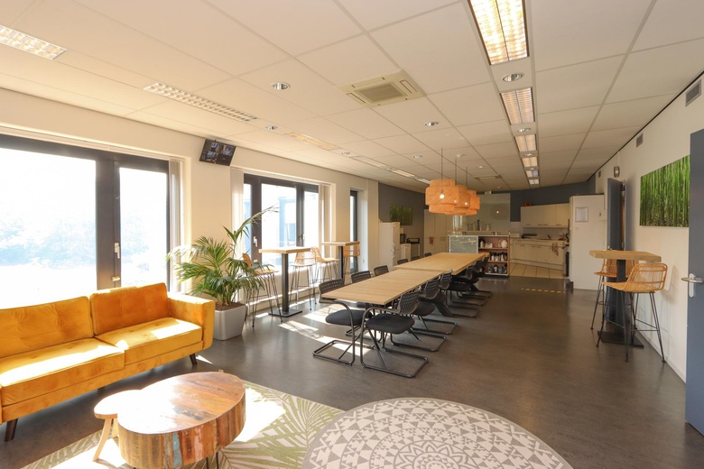 KantoorruimteaanRadioweg 2 - 6<br/> inAlmere KantoorruimteaanRadioweg 2 - 6<br/> inAlmere