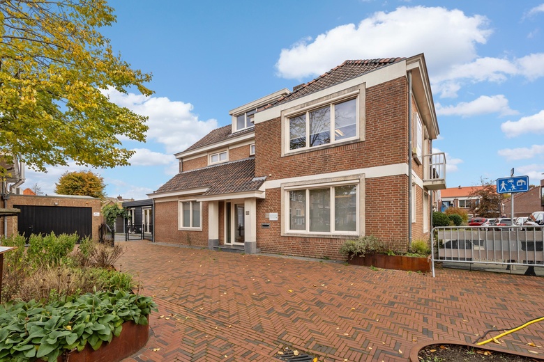 Bekijk foto 1 van Markt 13