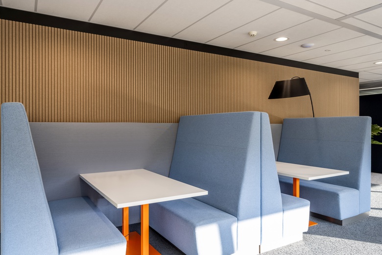 KantoorruimteaanStationsplein-ZW 983<br/> inSchiphol