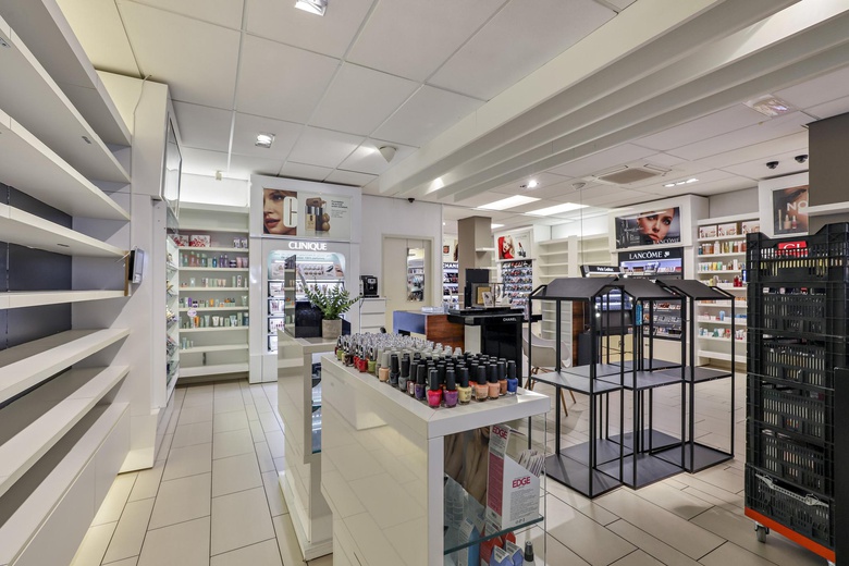 WinkelruimteaanGrietsestraat 46<br/> inZevenaar WinkelruimteaanGrietsestraat 46<br/> inZevenaar