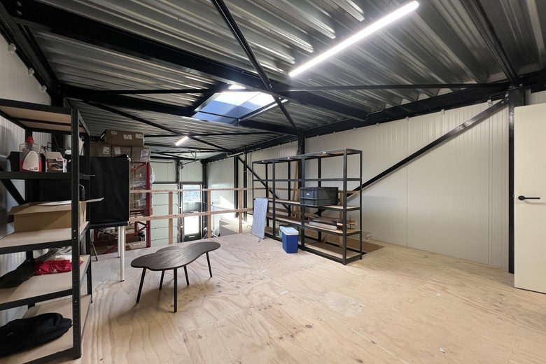 BedrijfsruimteaanNatuursteenweg 12 C<br/> inHendrik-Ido-Ambacht