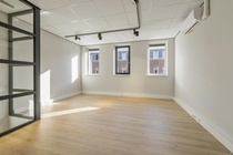 Bekijk foto 3 van Nijverheidslaan 6 H