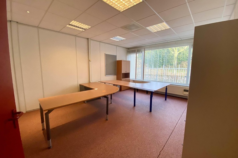 KantoorruimteaanParallelweg-West 54<br/> inVlijmen