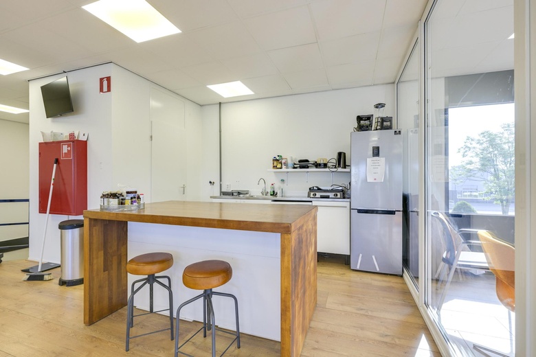 BedrijfsruimteaanWilgenkade 1<br/> inHouten