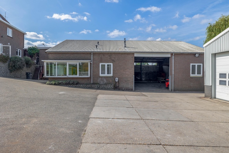 BedrijfsruimteaanMolendijk 38<br/> inKrimpen aan de Lek