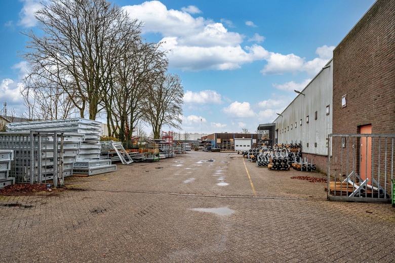 BedrijfsruimteaanOploseweg 10<br/> inOverloon BedrijfsruimteaanOploseweg 10<br/> inOverloon