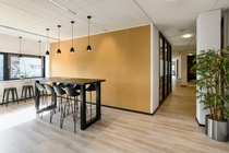 Bekijk foto 4 van Mr E.N. van Kleffensstraat 4