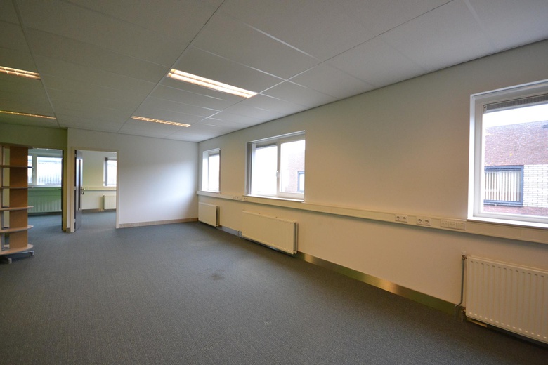 KantoorruimteaanParallelweg 10 verd<br/> inVolendam