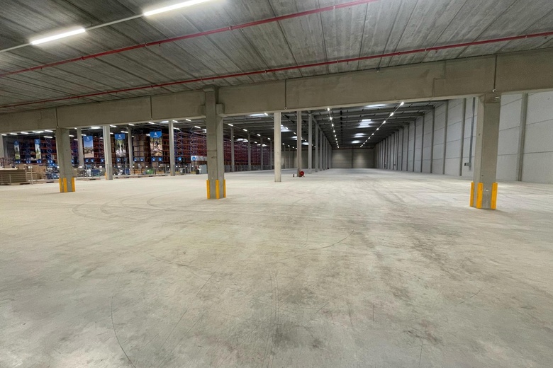 BedrijfsruimteaanRietgraaf 8<br/> inOosterhout