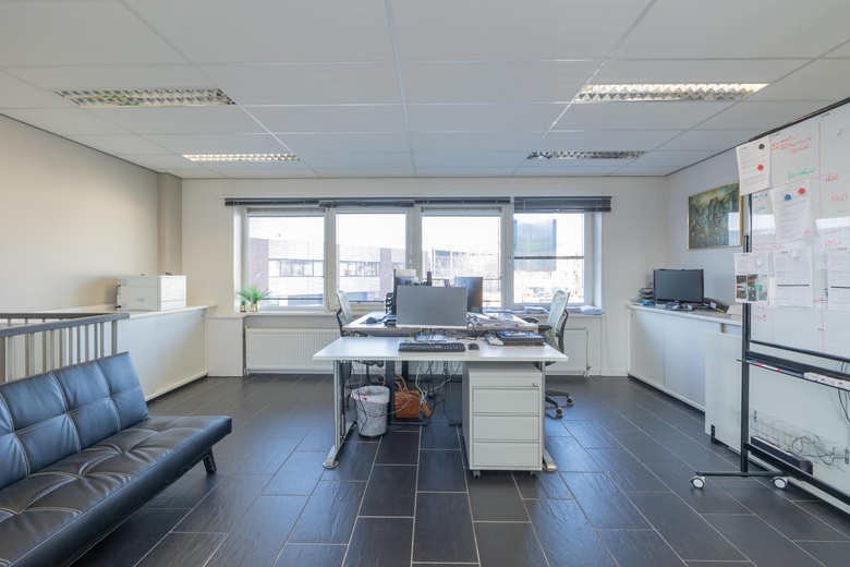 BedrijfsruimteaanVennestraat 11 V<br/> inLisse BedrijfsruimteaanVennestraat 11 V<br/> inLisse