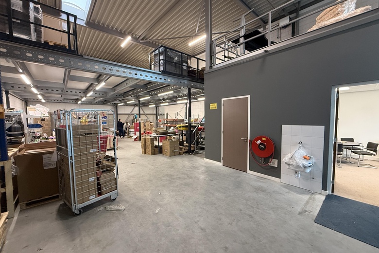 BedrijfsruimteaanSchaapherderweg 17 l<br/> inRidderkerk