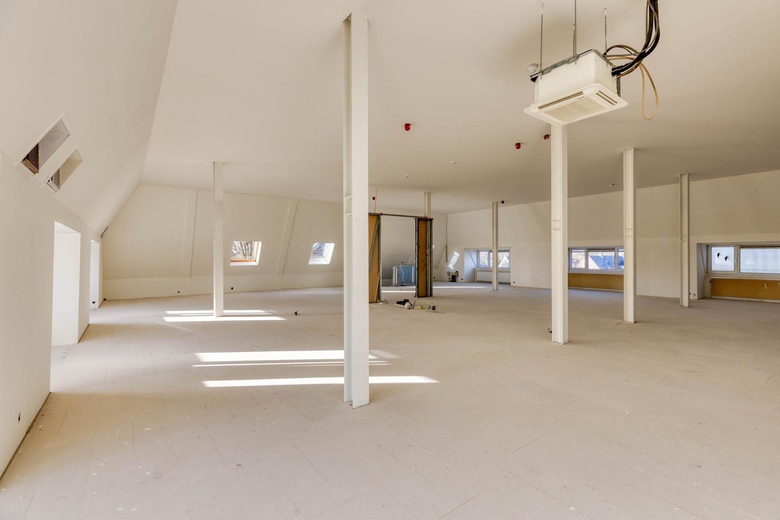 KantoorruimteaanHellingstraat 22<br/> inHuizen