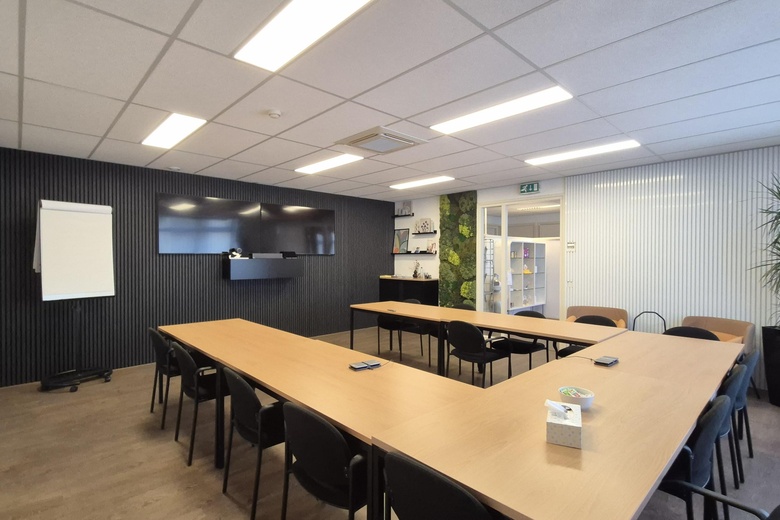 BedrijfsruimteaanUilenwaard 31<br/> inDen Bosch BedrijfsruimteaanUilenwaard 31<br/> inDen Bosch