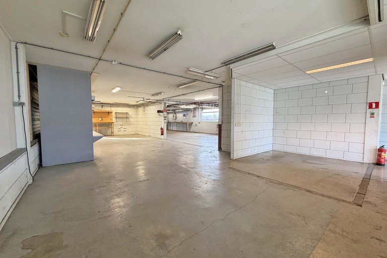 BedrijfsruimteaanIndustrieweg 20<br/> inSliedrecht