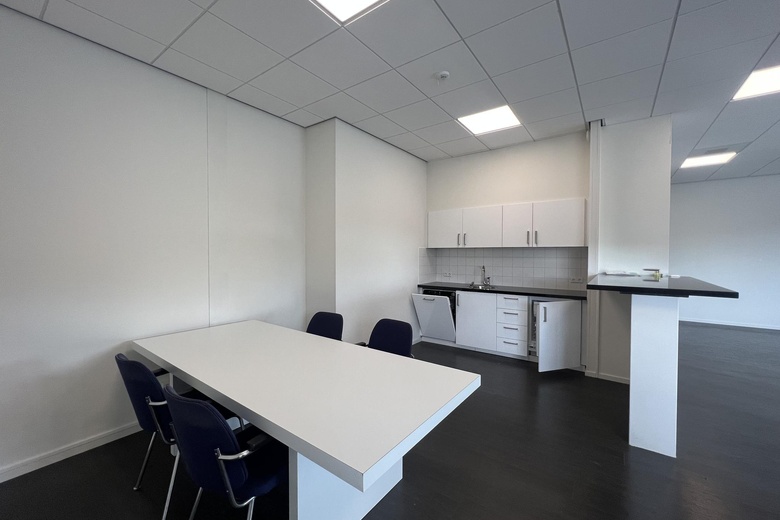 KantoorruimteaanLindtsedijk 88 A<br/> inZwijndrecht KantoorruimteaanLindtsedijk 88 A<br/> inZwijndrecht