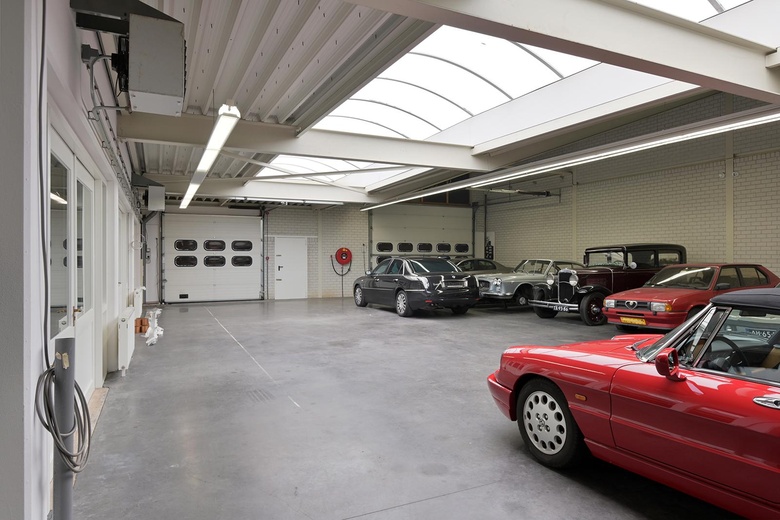 BedrijfsruimteaanHofkamp 31<br/> inGeleen BedrijfsruimteaanHofkamp 31<br/> inGeleen