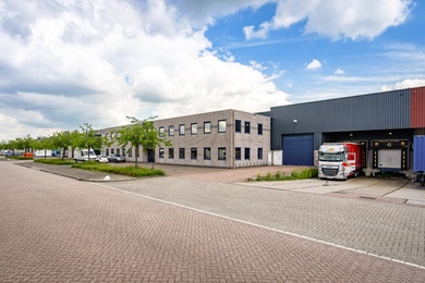 Bekijk foto 2 van Keurmeesterstraat 18