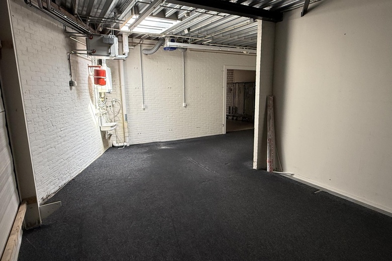 WinkelruimteaanMoriaanseweg Oost 76 b<br/> inHellevoetsluis WinkelruimteaanMoriaanseweg Oost 76 b<br/> inHellevoetsluis