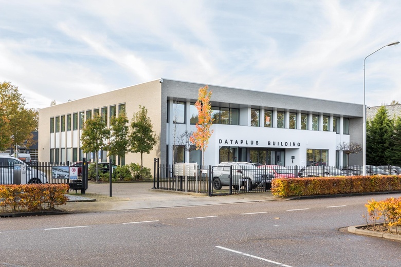 Bekijk foto 1 van Van Dijklaan 7