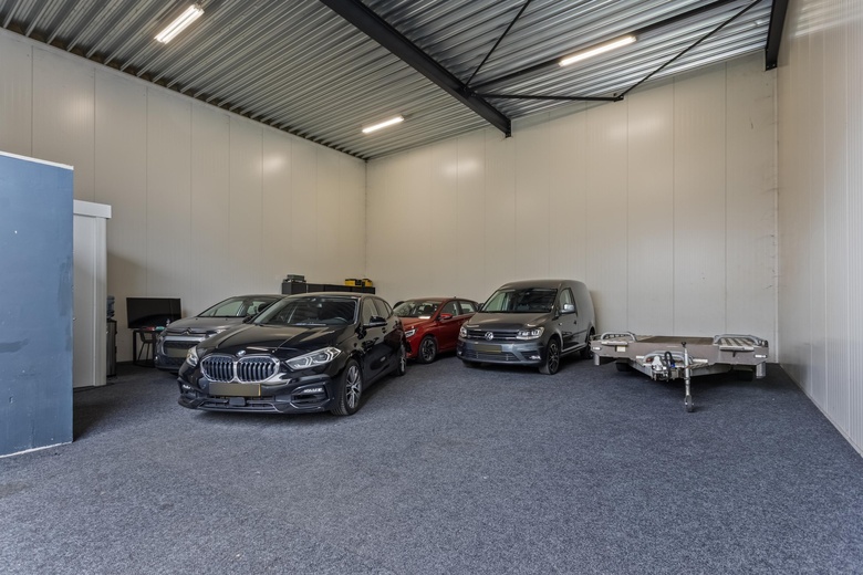 BedrijfsruimteaanFriezenweg 20<br/> inOss BedrijfsruimteaanFriezenweg 20<br/> inOss