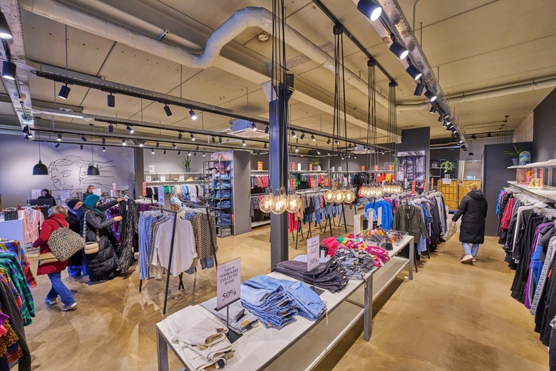 WinkelruimteaanVijfMeiplein 29<br/> inLeiden WinkelruimteaanVijfMeiplein 29<br/> inLeiden