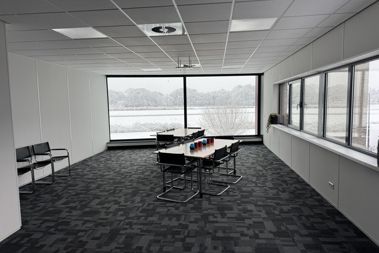 BedrijfsruimteaanGrote Esch 1170 - 1175<br/> inMoordrecht