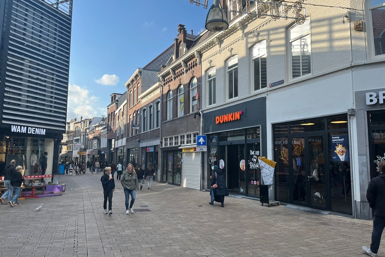 WinkelruimteaanHeuvelstraat 1 a<br/> inTilburg WinkelruimteaanHeuvelstraat 1 a<br/> inTilburg